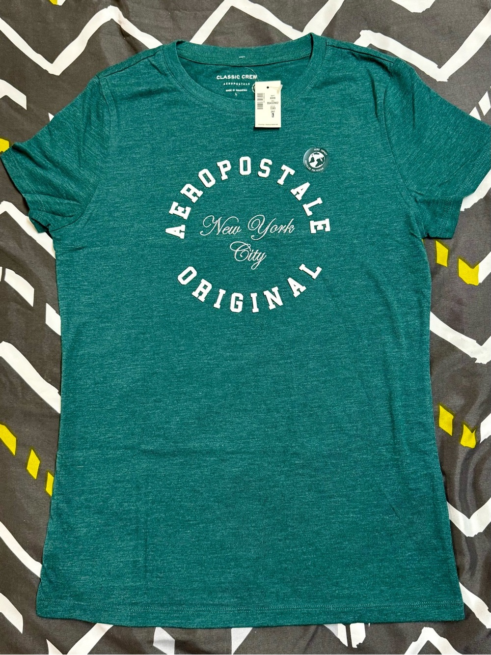 Aeropostale Circle Appliqué Graphic Tee